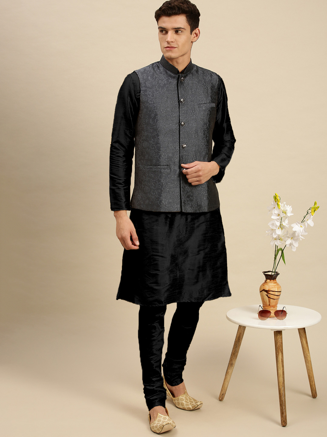 Mens Designer Kurta Pajama jacket at Rs 1890 | Mens Kurta Pajamas  Manufacturer in New Delhi | ID: 7608421255